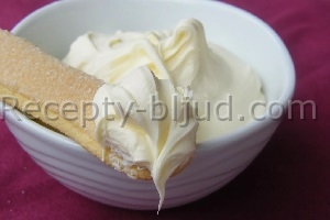 Пошаговый рецепт творожный крем с маскарпоне для торта с фото