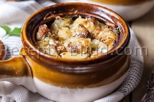 Рецепт Жаркое с курицей в горшочках с фото